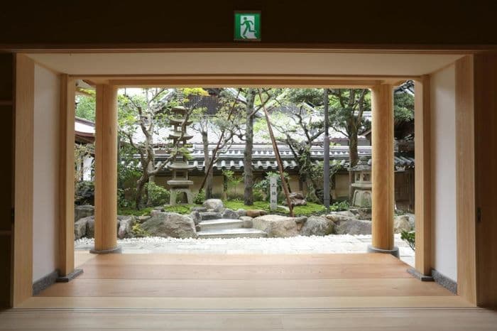 Gyokuzoin garden