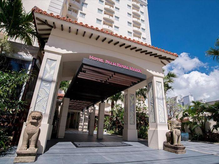 Hotel Palm Royal Naha - Entrance