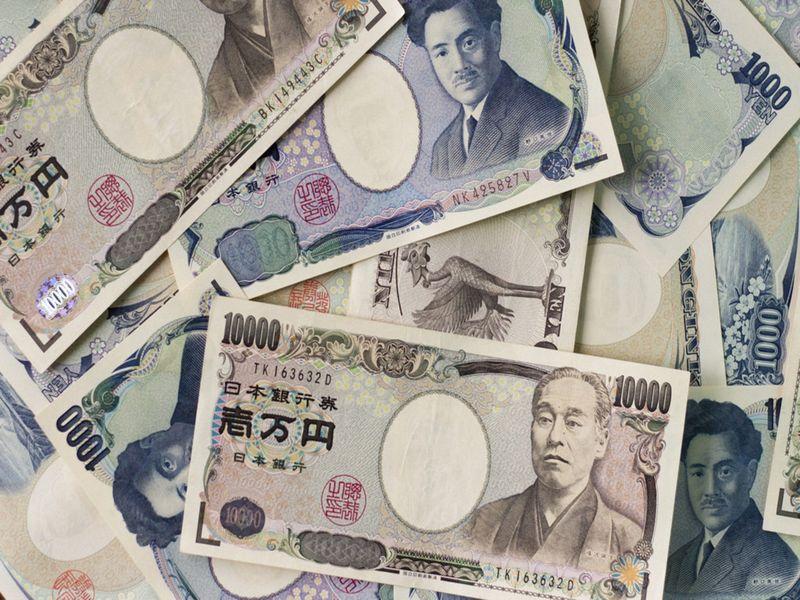 Japanese Yen - Money by Japanexperterna